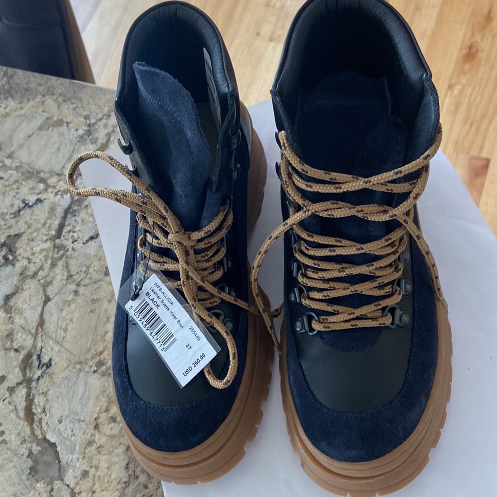 NWT TED BAKER ALLICIA WOMEN’S HIKER BOOT